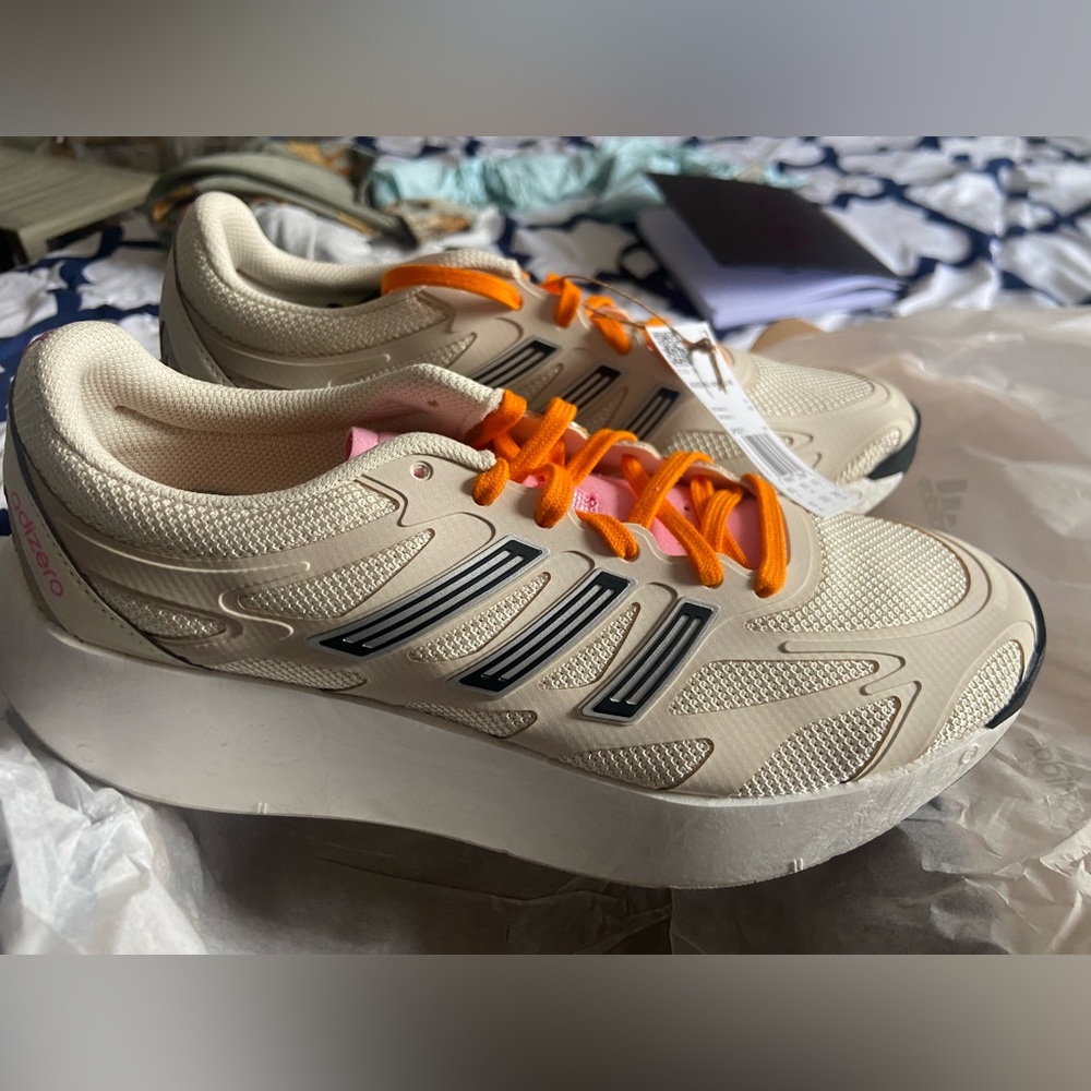 ADIZERO ARUKU